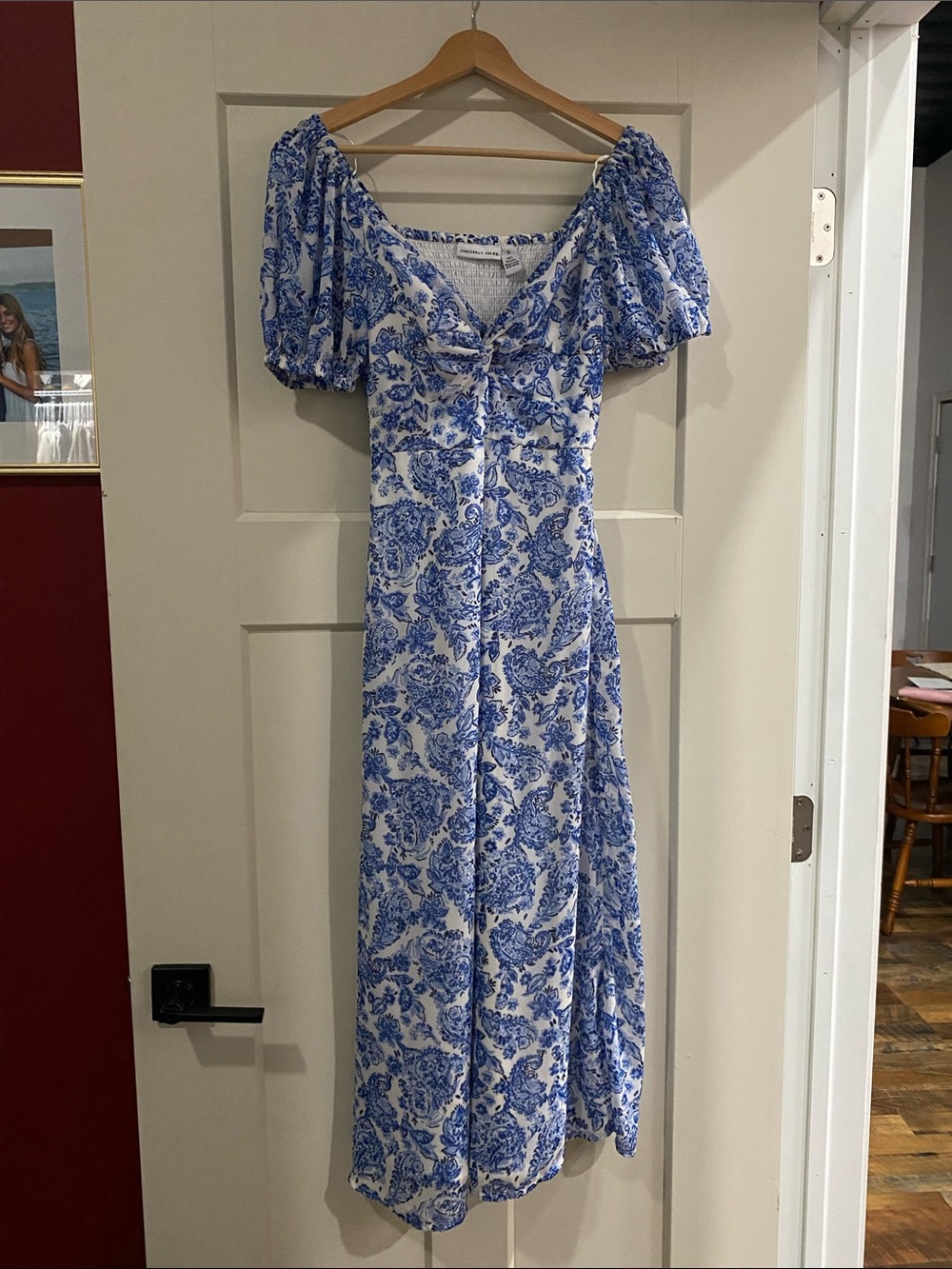 Sincerely Jules Blue and White Floral Puff-Sleeve Maxi Dress